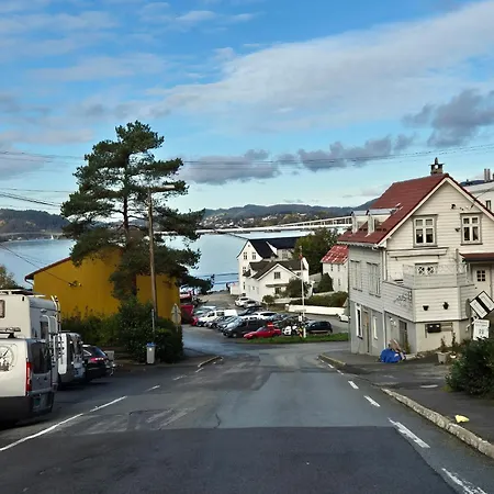 Salhusvegen Apartament *