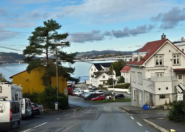 Salhusvegen Leilighet *